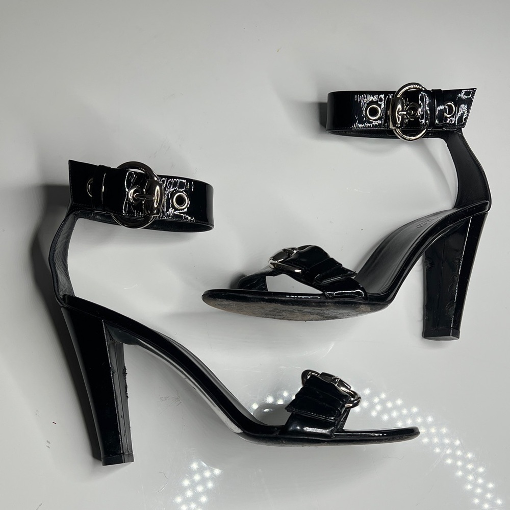 Gucci Sz 8.5B Black Patent Leather Ankle Strap 4.5” Block Sandals Heels - Picture 1 of 13